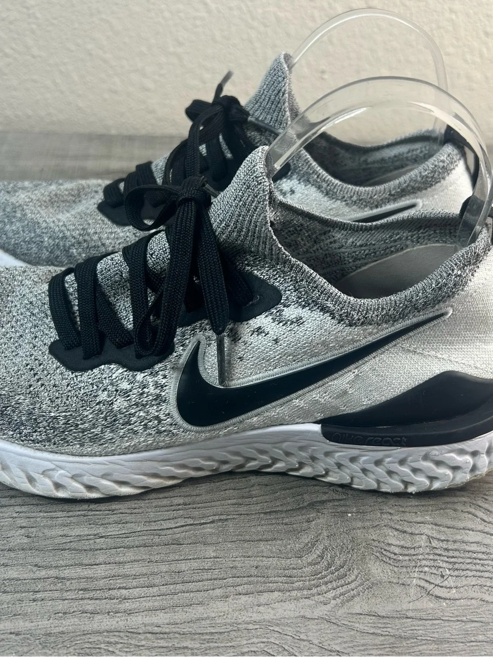 Nike Epic React Flyknit 2 Men’s Size 7.5 Grey and Black Flyknit Running Shoes